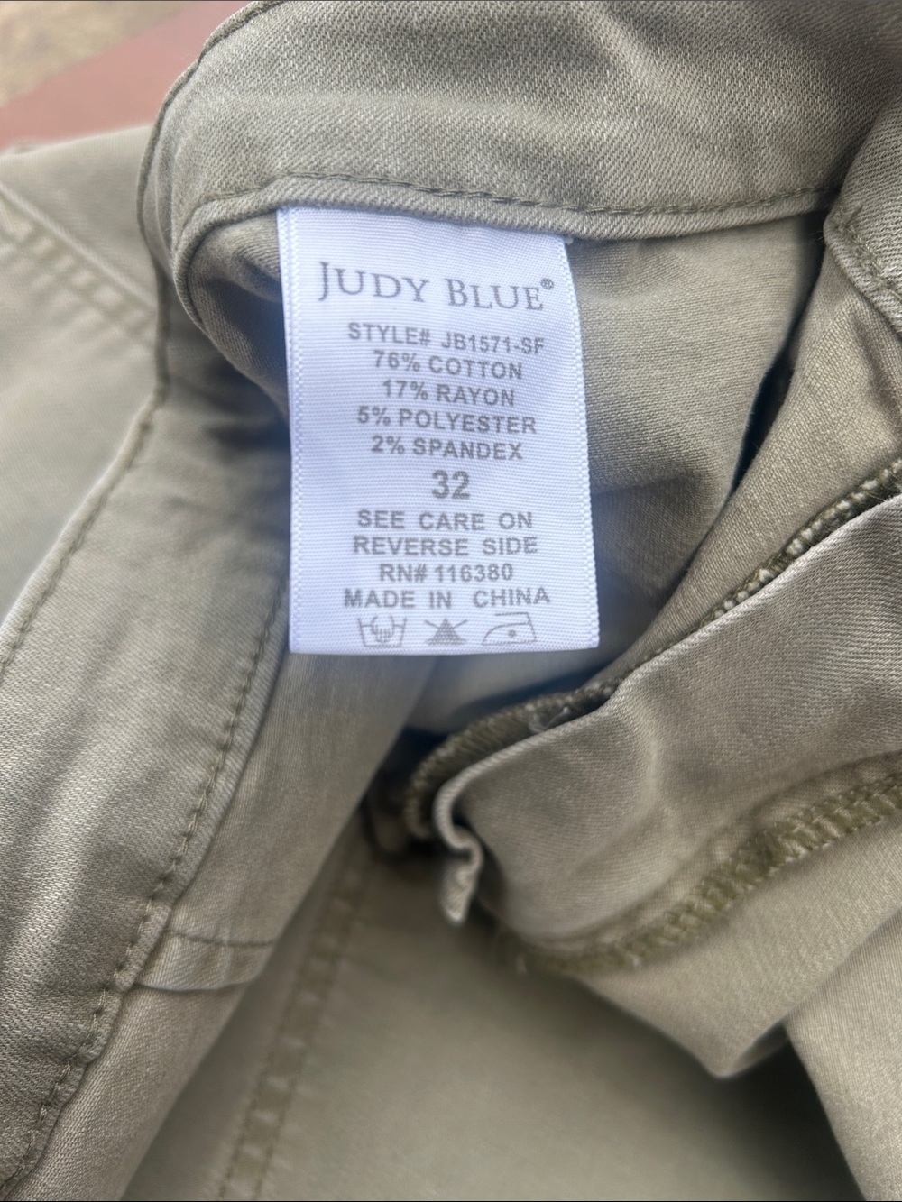 Judy Blue Olive Green High-Rise Cargo Jean Shorts RN# 116380 - Picture 4 of 7